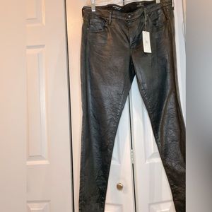 Adriano Goldschmied The Legging Ankle black crackle pant with super skinny ankle